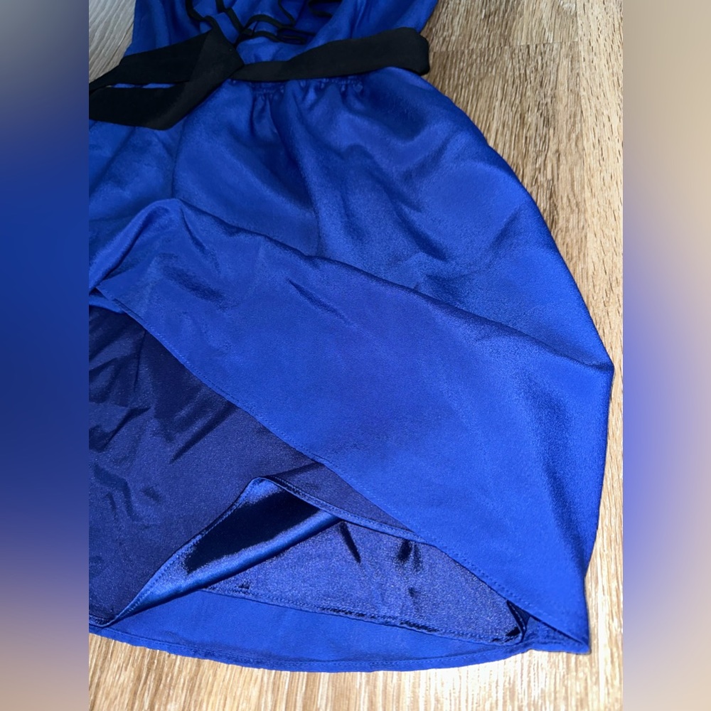 Express Dress - Picture 4 of 10